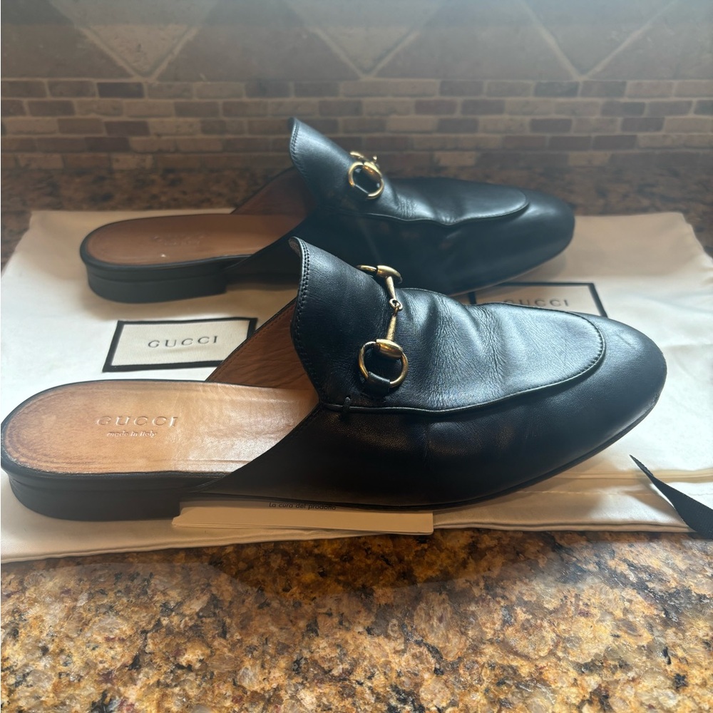 GUCCI loafers PRINCETOWN LEATHER backless in blk w/ gold horse bit sz 9